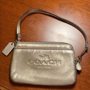 🟨 COACH metallic gold wristlet! 🟨